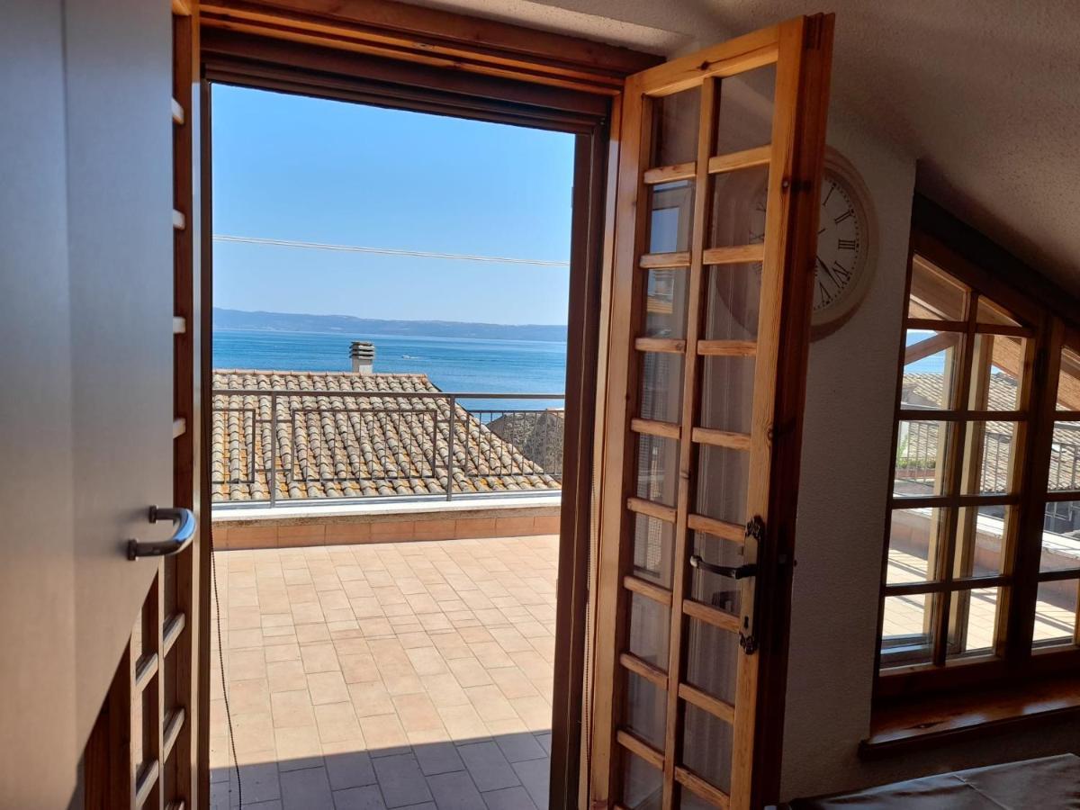 Mansarda Sul Lago A مارتا المظهر الخارجي الصورة