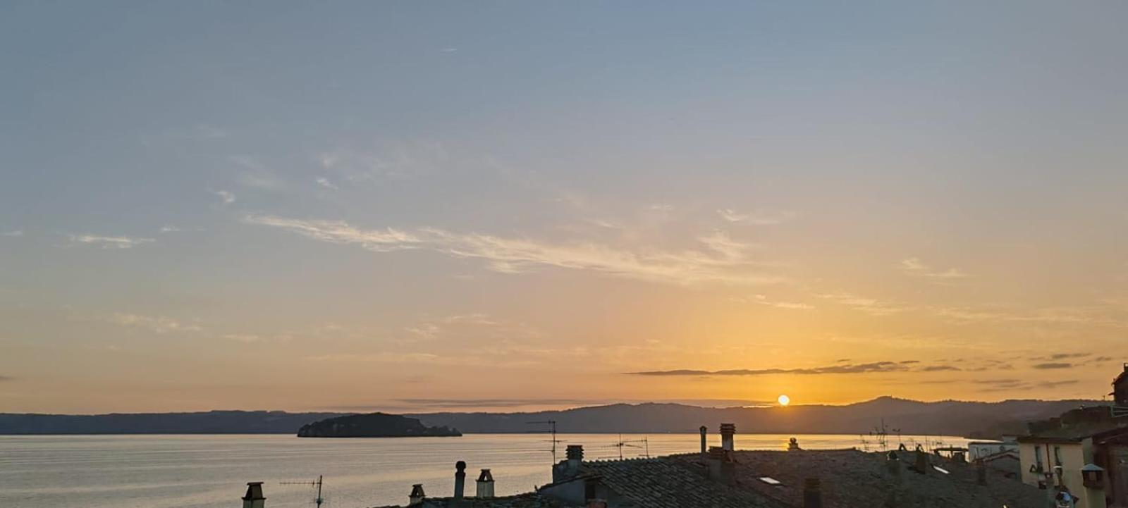 Mansarda Sul Lago A مارتا المظهر الخارجي الصورة